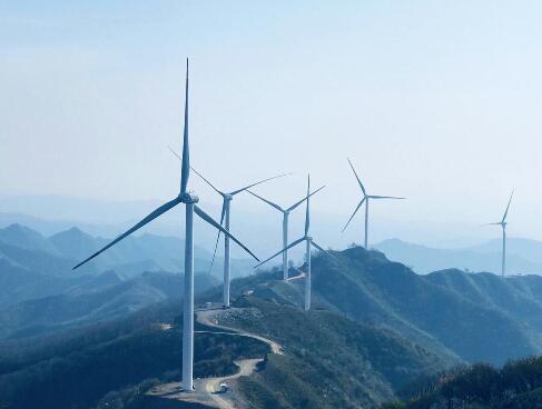 河南盧氏石牛嶺風電場B標段22臺風機全部吊裝完成