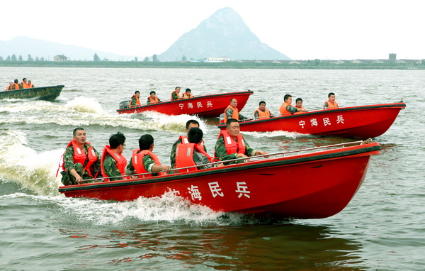 國網(wǎng)寧?？h供電公司為“抗災(zāi)治患”在8個供電所均組建應(yīng)急救援隊