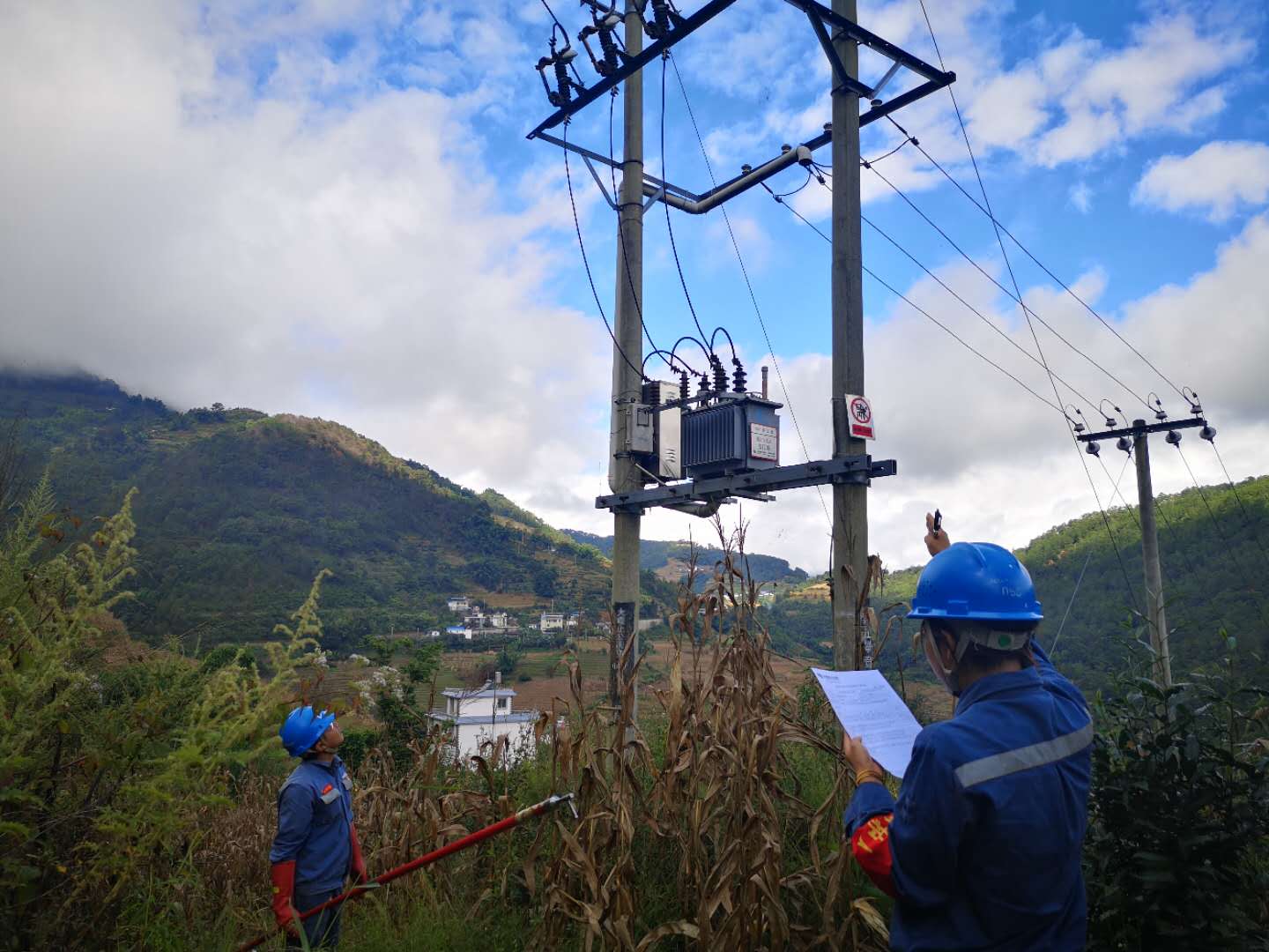 臨滄云縣供電局開展線路維護改造，全面提升供電可靠性