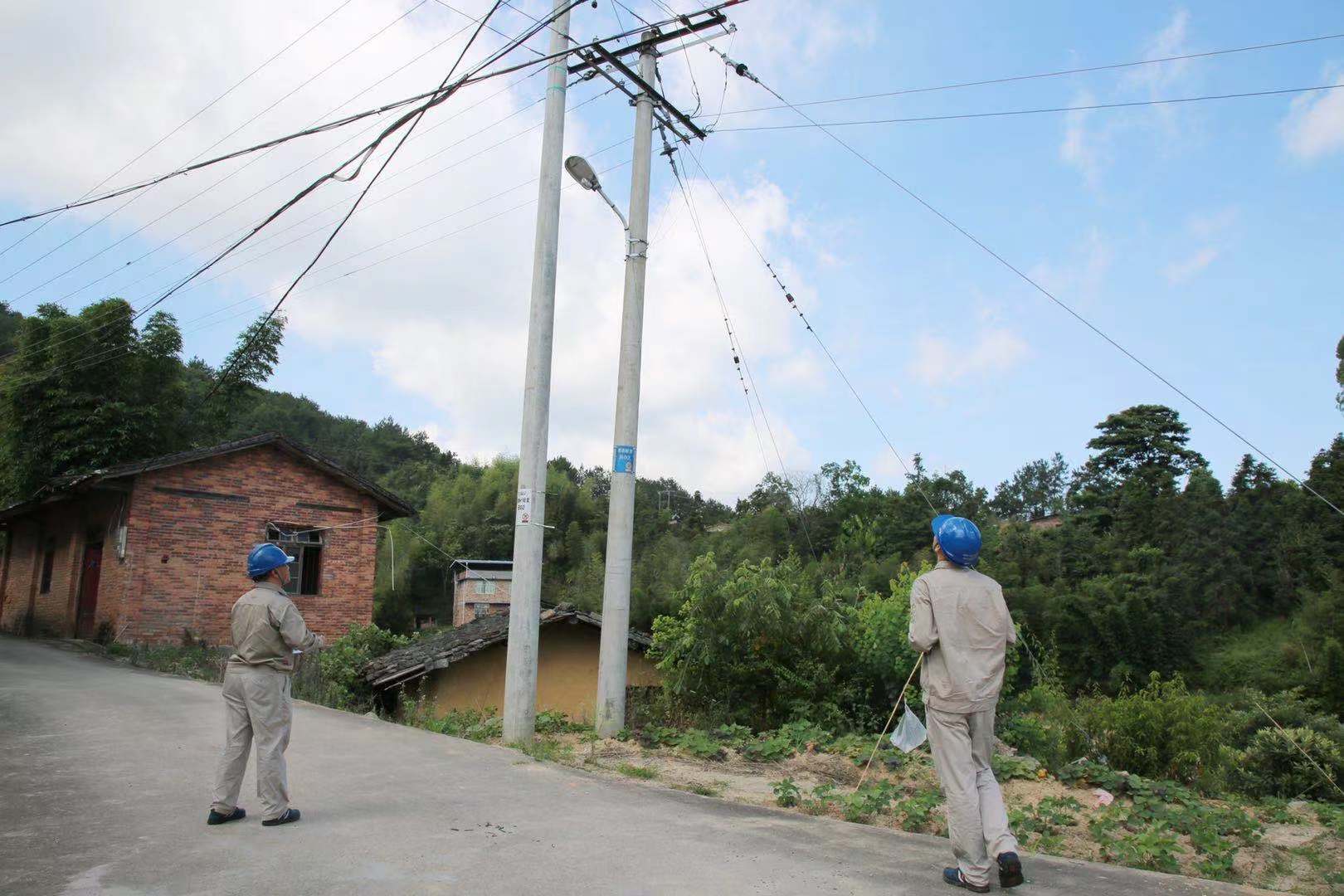 國網福建延平區(qū)供電公司：排查隱患 護航群眾用電安全