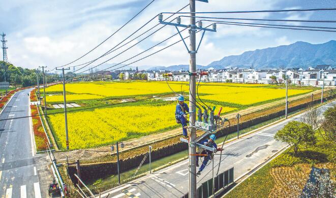 浙江富陽加大農網改造力度，全面推進鄉(xiāng)村電氣化改造