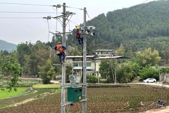 加緊實施農網改造讓群眾幸福感“滿格”