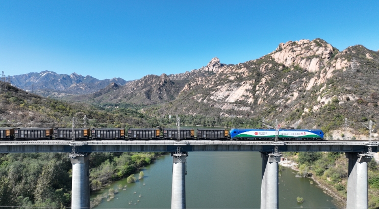 國家能源集團(tuán)朔黃鐵路煤炭運量超3億噸創(chuàng)新高