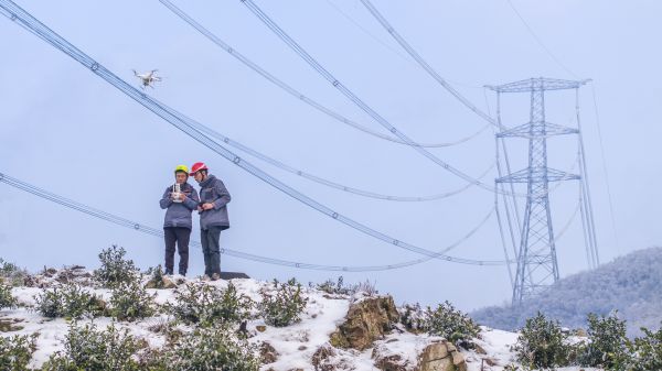 國家電網全力奮戰(zhàn)寒潮電力保供一線