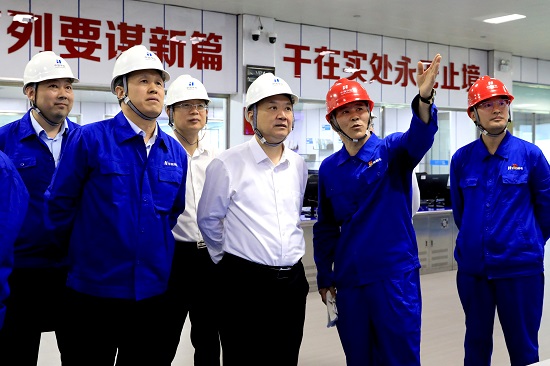 中國華能集團董事長溫樞剛到鶴崗電廠、伊春熱電督導調(diào)研生態(tài)環(huán)保及安全生產(chǎn)工作